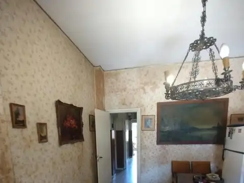 Gran casa con mucho potencial de construcción