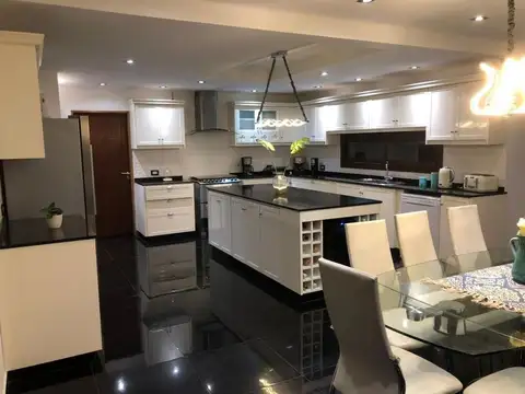 Casa en Venta en Nuevo Quilmes, USD 990.000