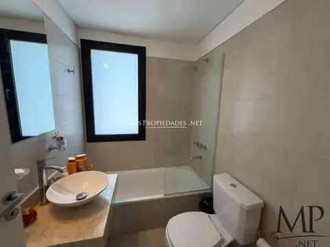 Departamento 4 ambientes con 3 baños