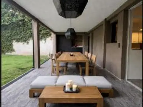 Casa 7 ambientes con 1 baño