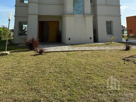 Casa en venta - Haras del Sur III - Araucarias