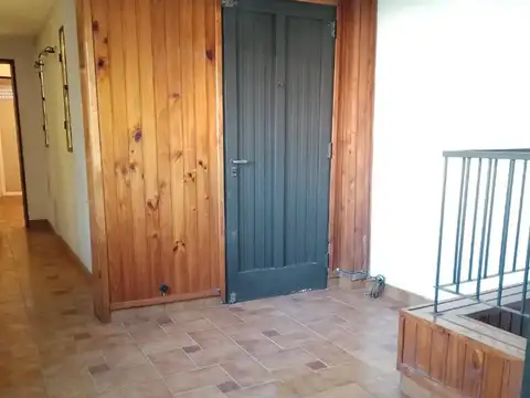 Depto Tipo Casa 5 ambientes con 2 baños