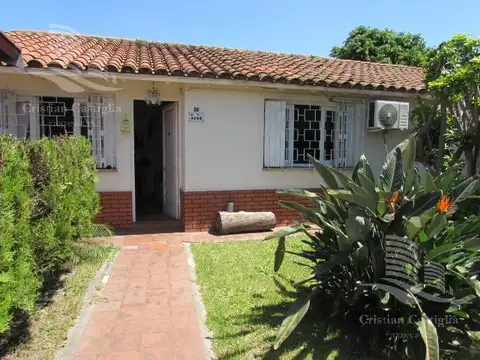 Casa con Jardín a la Venta en Valentín Alsina