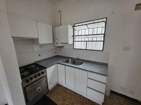 Casa 2 ambientes con 1 baño