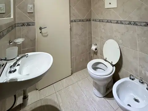 Chalet 3 Ambientes C/patio - Solo Uso Profesional - España 624, Florida.