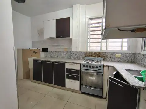 Departamento 4 ambientes con 2 baños