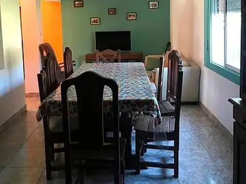 Casa 5 ambientes con 1 baño