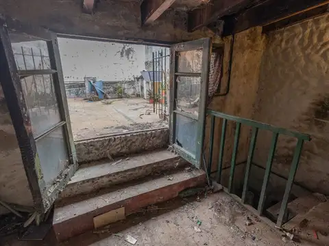 VENTA PH 2 AMB A REFACCIONAR,SIN EXPENSAS