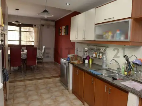 Casa en venta 486 e/21 y Cno. Gral. Belgrano