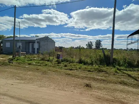 TERRENO EN VENTA EN HELVECIA INGRESANDO POR LA BAJADA DEL CAMPING HALCON