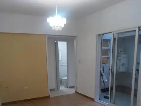 Depto Tipo Casa en Venta en Flores, USD 70.000