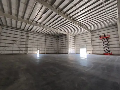 Alquiler Nave Industrial 1170 m2 en Parque Industrial Moreno