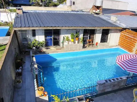 Casa + pileta + local +2 Dptos. para renta