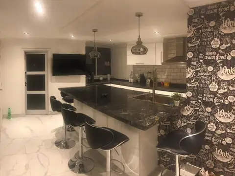 Departamento 5 ambientes con 2 baños