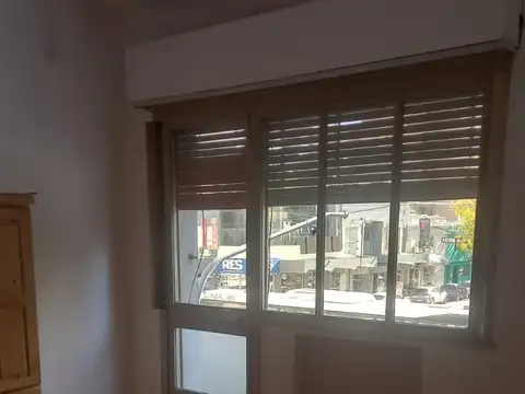 Oficina 4 ambientes con 2 baños