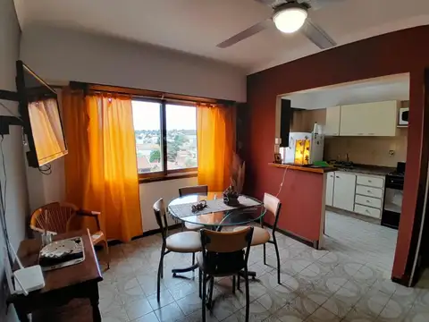 DEPARTAMENTO DOS AMBIENTES EN ALQUILER 24M CON COCHERA.