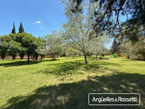 Terreno en Venta en Aldea Lago, USD 350.000