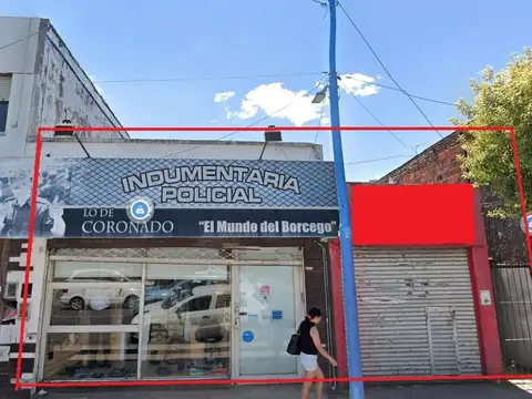 2 Locales en Av. 25 de Mayo (Frente al Mc Donald)