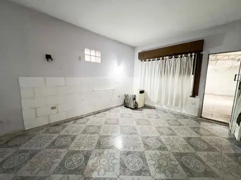 GALPON CON VIVIENDA SOBRE 2 LOTES JOSE MARMOL