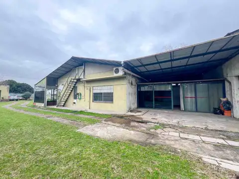 GALPON CON VIVIENDA SOBRE 2 LOTES JOSE MARMOL