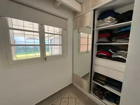 VENTA CASA 4 DORMITORIOS GRANADERO PRINGLESS