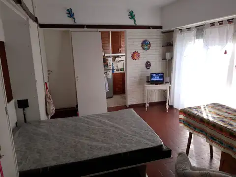 Caracas 2200, Piso 1