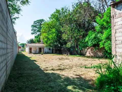 Casa 7 ambientes con 1 baño