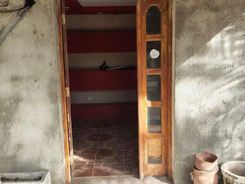 Casa 7 ambientes con 2 baños