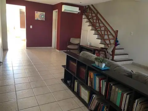 Casa 4 ambientes con 3 baños