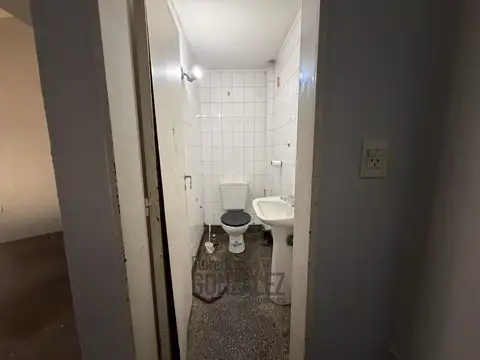 Local en Alquiler en Parque Avellaneda, $ 800.000