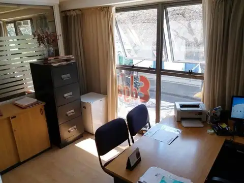 Oficinas. Tucumán al 1700