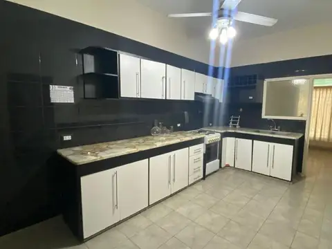 Casa en Alquiler en San Antonio De Padua, $ 3.500.000