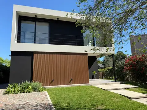 Casa en Venta en Ayres Plaza, USD 570.000