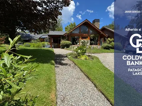 VENTA Casa 250 m2 Lote de 2300 m2 con Piscina Climatizada Barrio Paseo Del Cipres Villa La Angostura