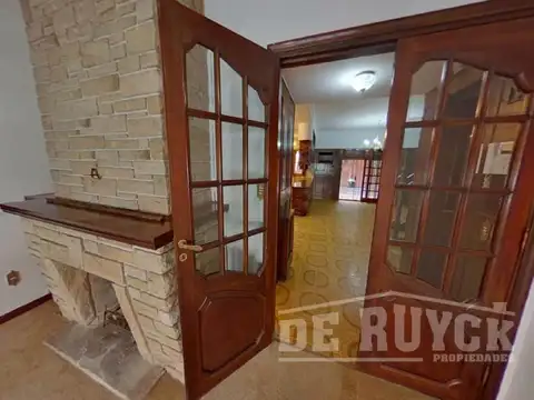 Casa en Venta con 1 cochera