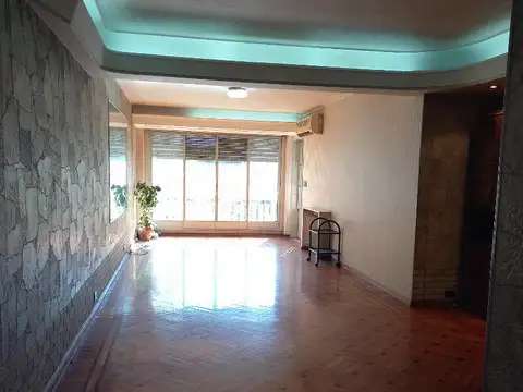 excelente 4 ambientes con dependencias y cochera