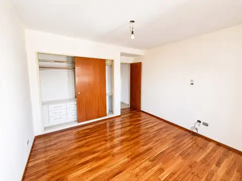 Depto Tipo Casa en Venta 27 años