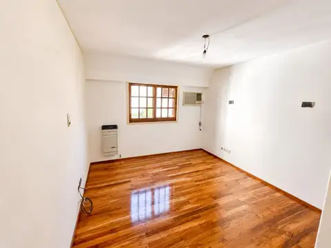 Depto Tipo Casa en Venta con 2 cocheras