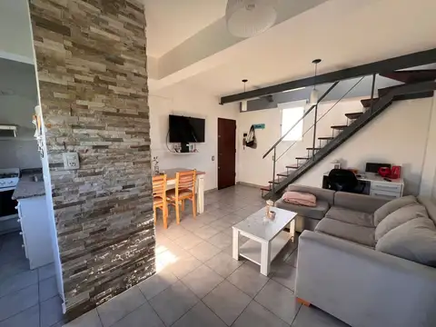 Depto Tipo Casa en Venta de 2 ambientes