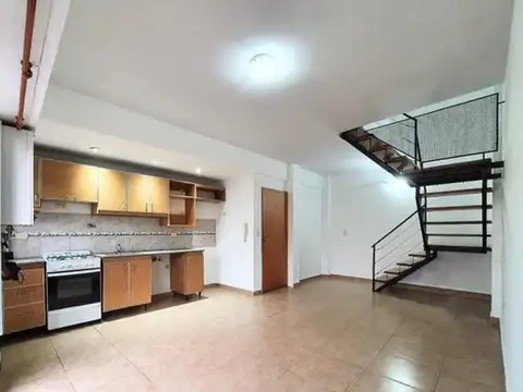 Depto Tipo Casa 2 ambientes con 1 baño