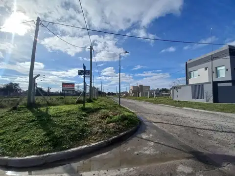 Terreno en venta en Los Enriques, Gorina