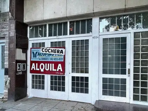 Cochera exclusiva con baño.