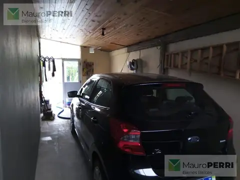Casa 6 ambientes con 2 baños