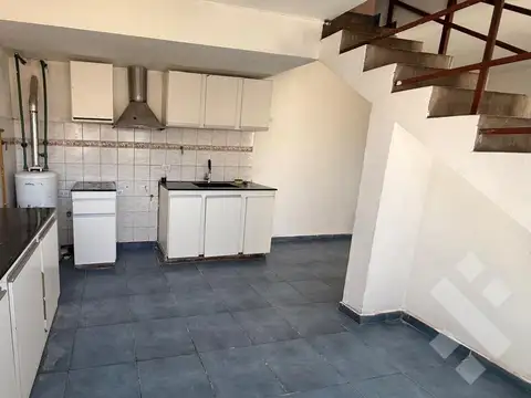 Depto Tipo Casa en Venta con 1 cocheras