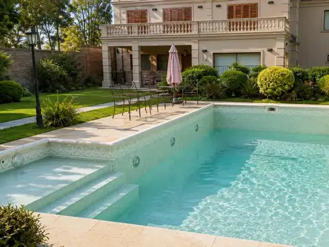 CASA 4 AMB. EN B° SANTA AMELIA – VIRREY DEL PINO