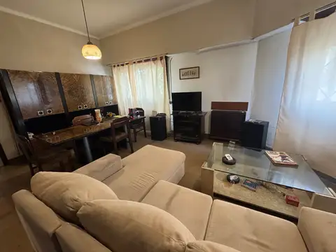 Casa de 5 ambientes c/cochera - Quilmes Este, Castelli esquina Alvear