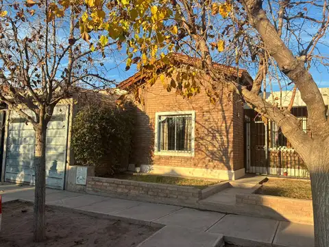 VENTA DE CASA EN BARRIO NATANIA 23 - GUAYMALLÉN