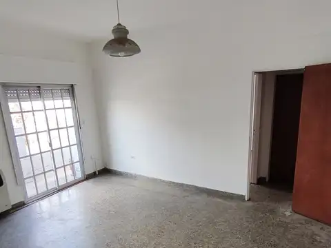 ALQUILER – DEPARTAMENTO EN EL CENTRO DE BERAZATEGUI