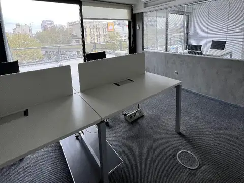 Oficina en Alquiler con 1 cochera