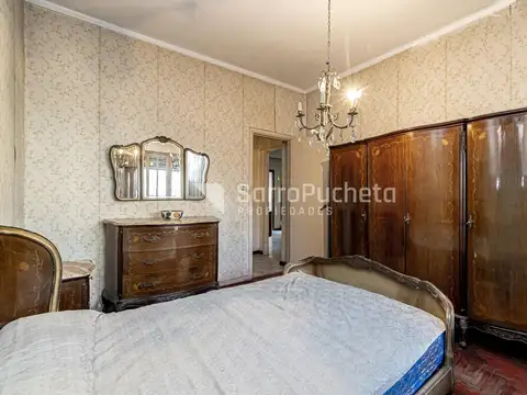 Joaquin V. Gonzalez al 1100 Haedo